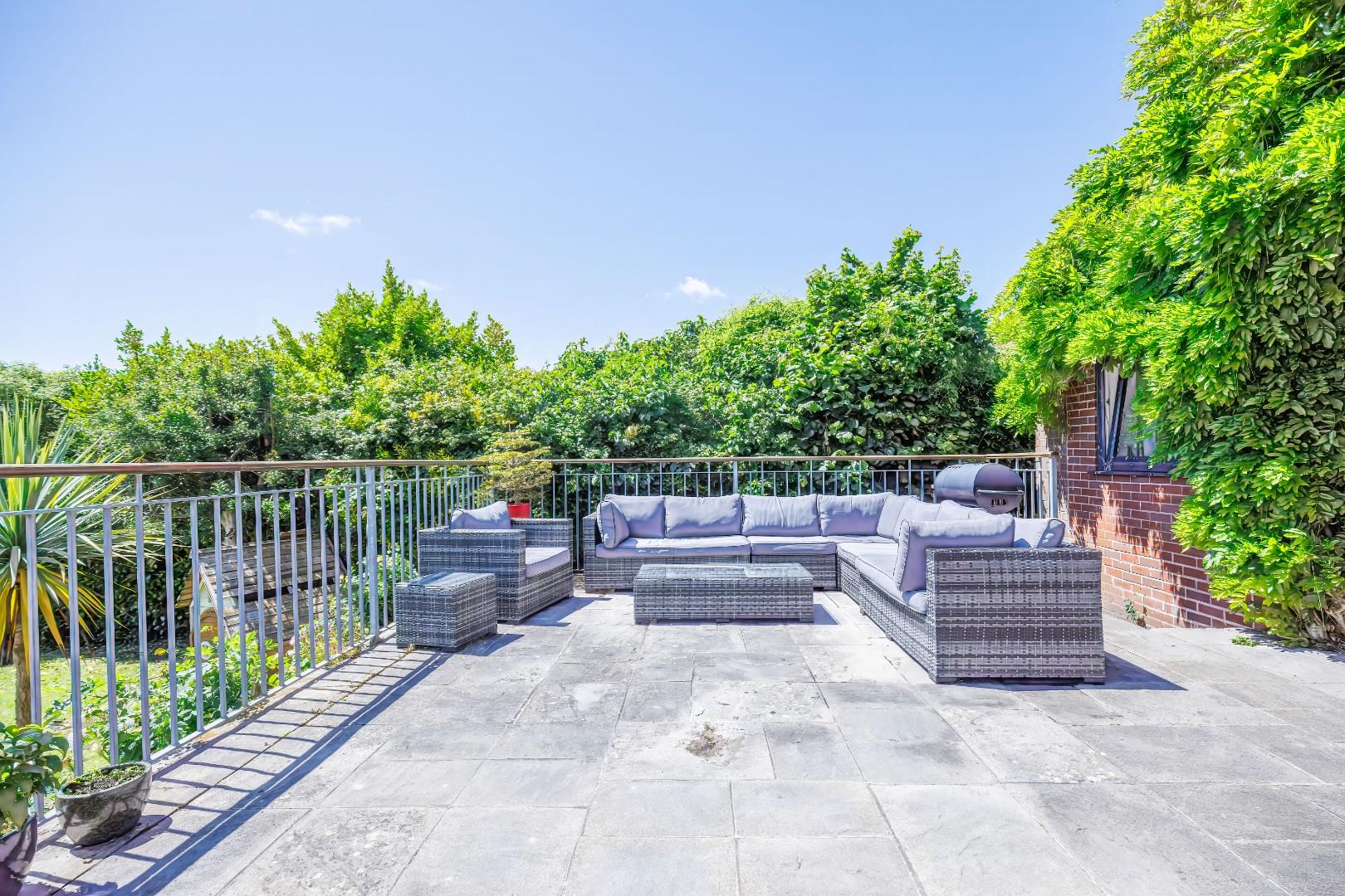 111 Fontygary Road, Rhoose, Barry, Vale Of Glamorgan, CF62 3DU